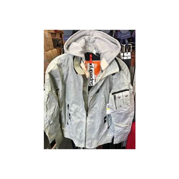 جاكيتات نسائية من Superdry 24 قطعة.
